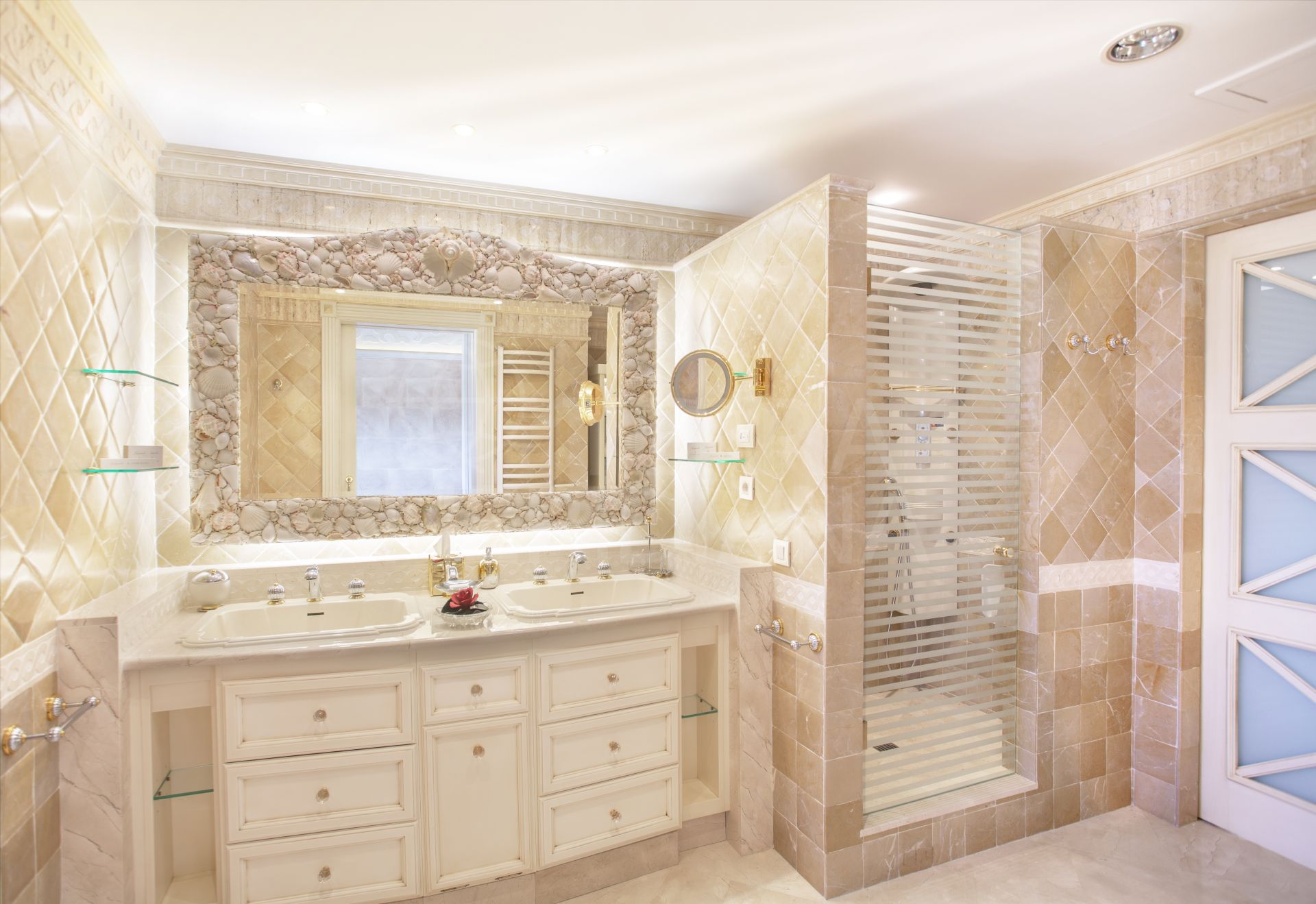 4252045c-1b9b-4a3a-a308-6e47de984593