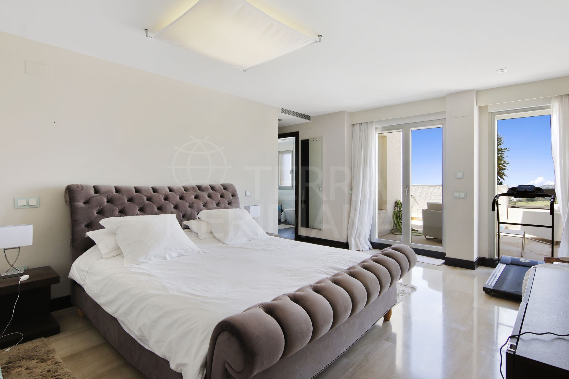 aea88bf2-d41f-4d32-9831-5049cbf928fb