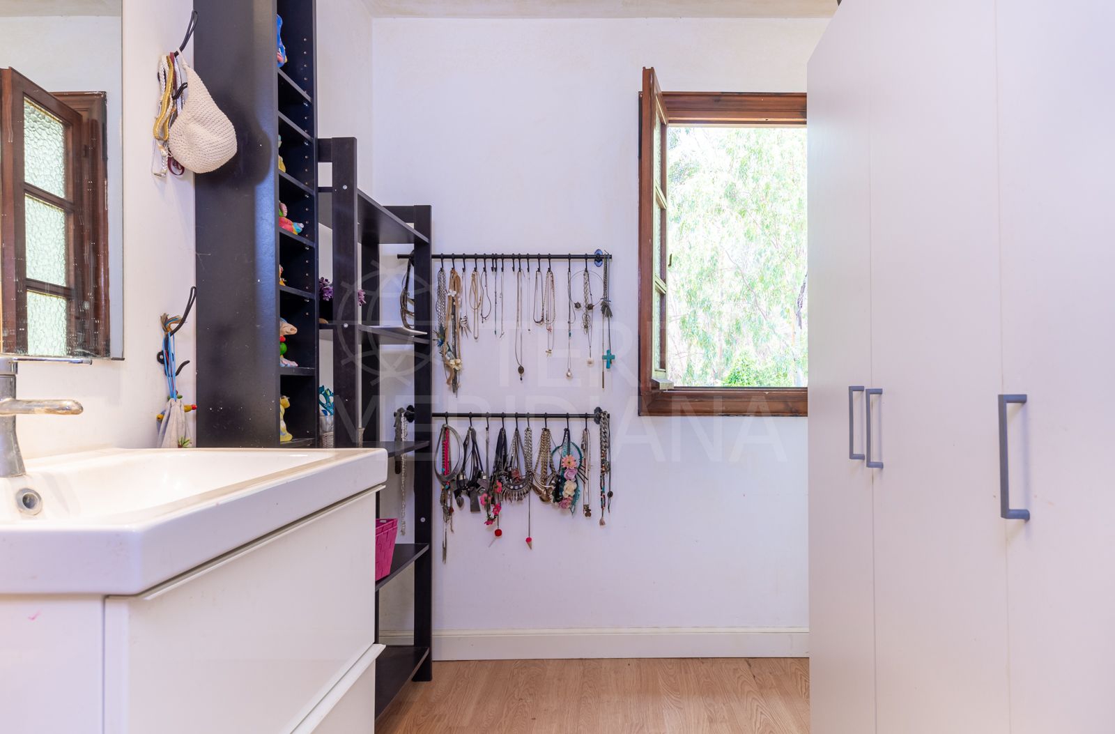 b049bd15-abe7-4f8a-a611-c7740513cbb7