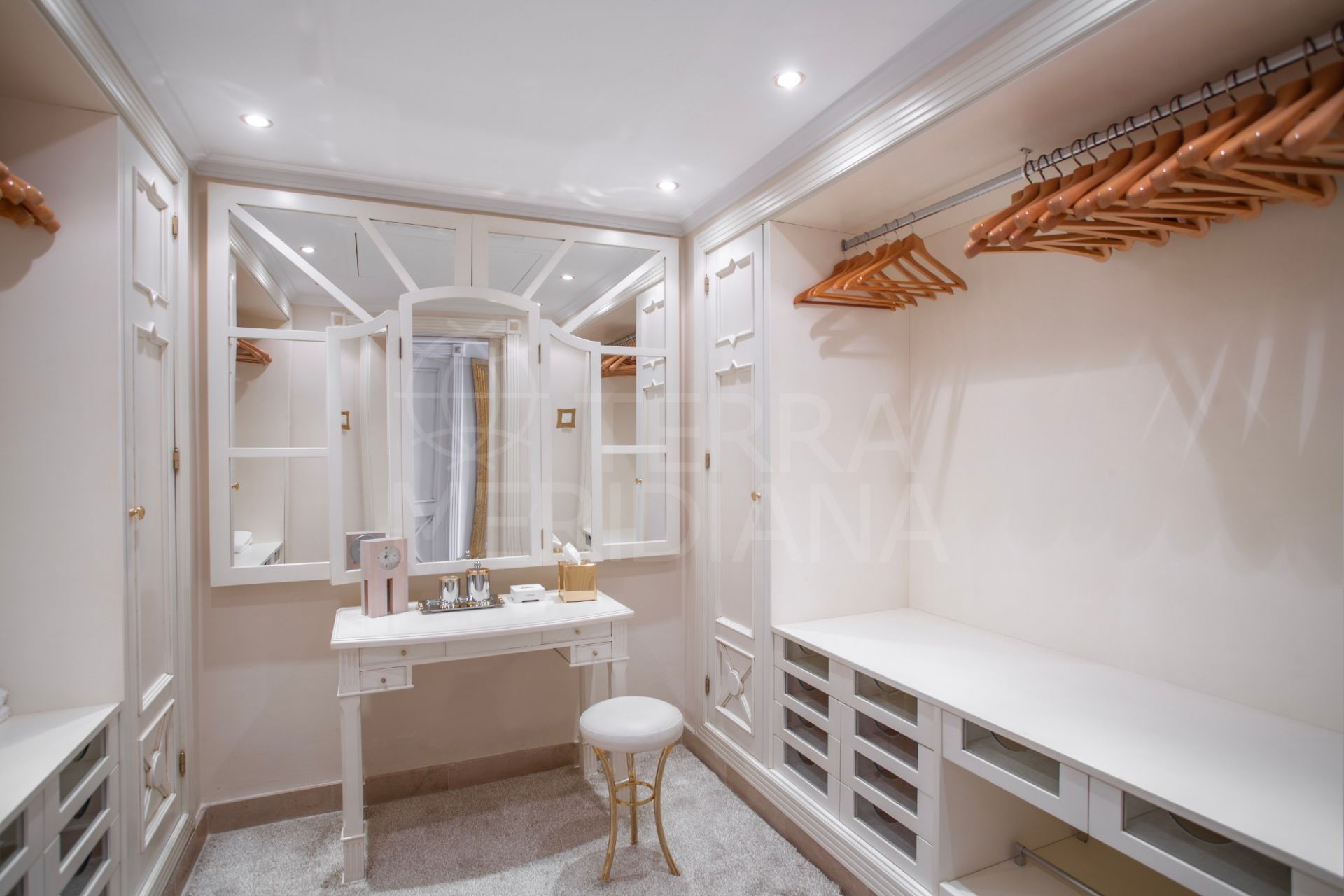 ec89d8aa-ef1b-4241-bd64-e9acdb89217c