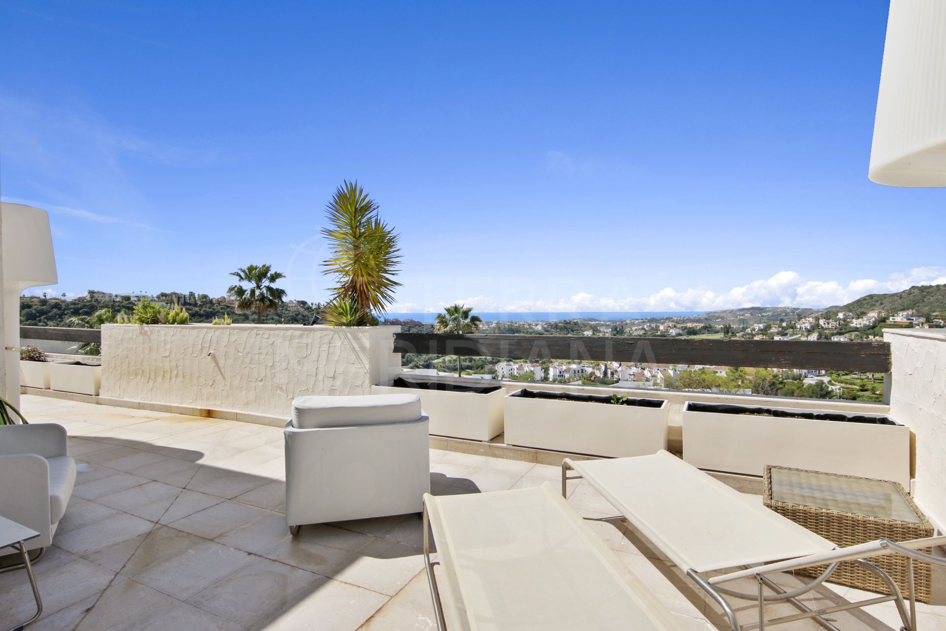 fa97b074-0c3e-4a7d-9ce7-dd7585d665e3