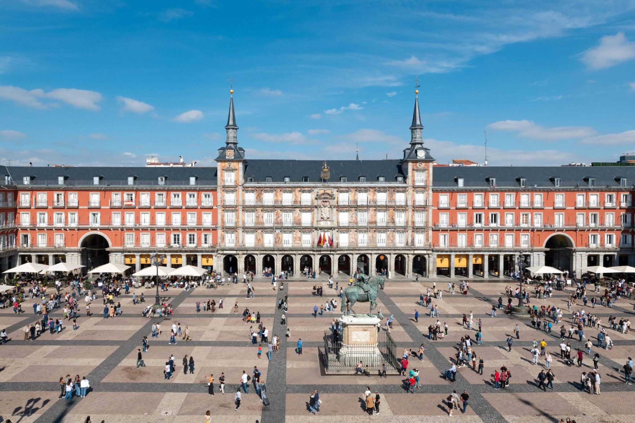 162704007_Pestana-Plaza-Mayor-Madrid-Exterior-Surroundings_8000x5333-1-scaled