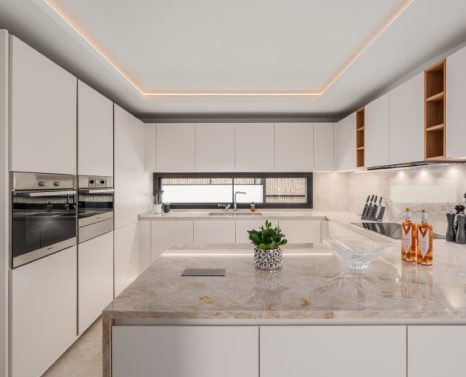 R112-09067 Hans_page-0007