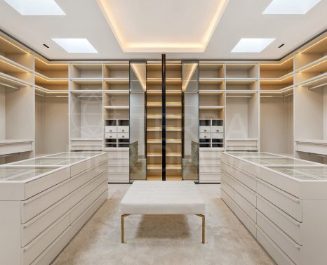 ea320412-1de2-455e-98dd-7845b37729a6